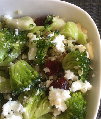Salade de quinoa et de brocoli rafraîchissante