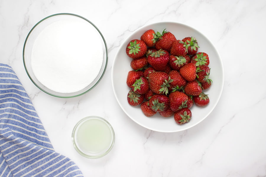 Les ingrédients de la confiture de fraises sans pectine