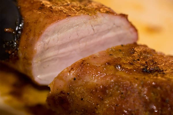 filet de porc tendre et juteux tranché et prêt à servir
