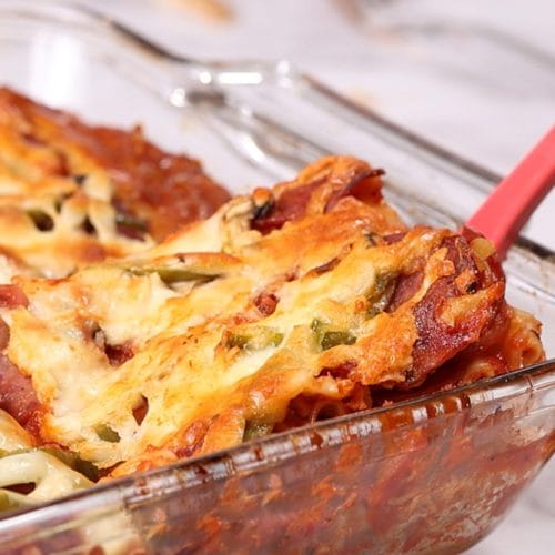Lasagne à la pizza fraîchement sortie du four